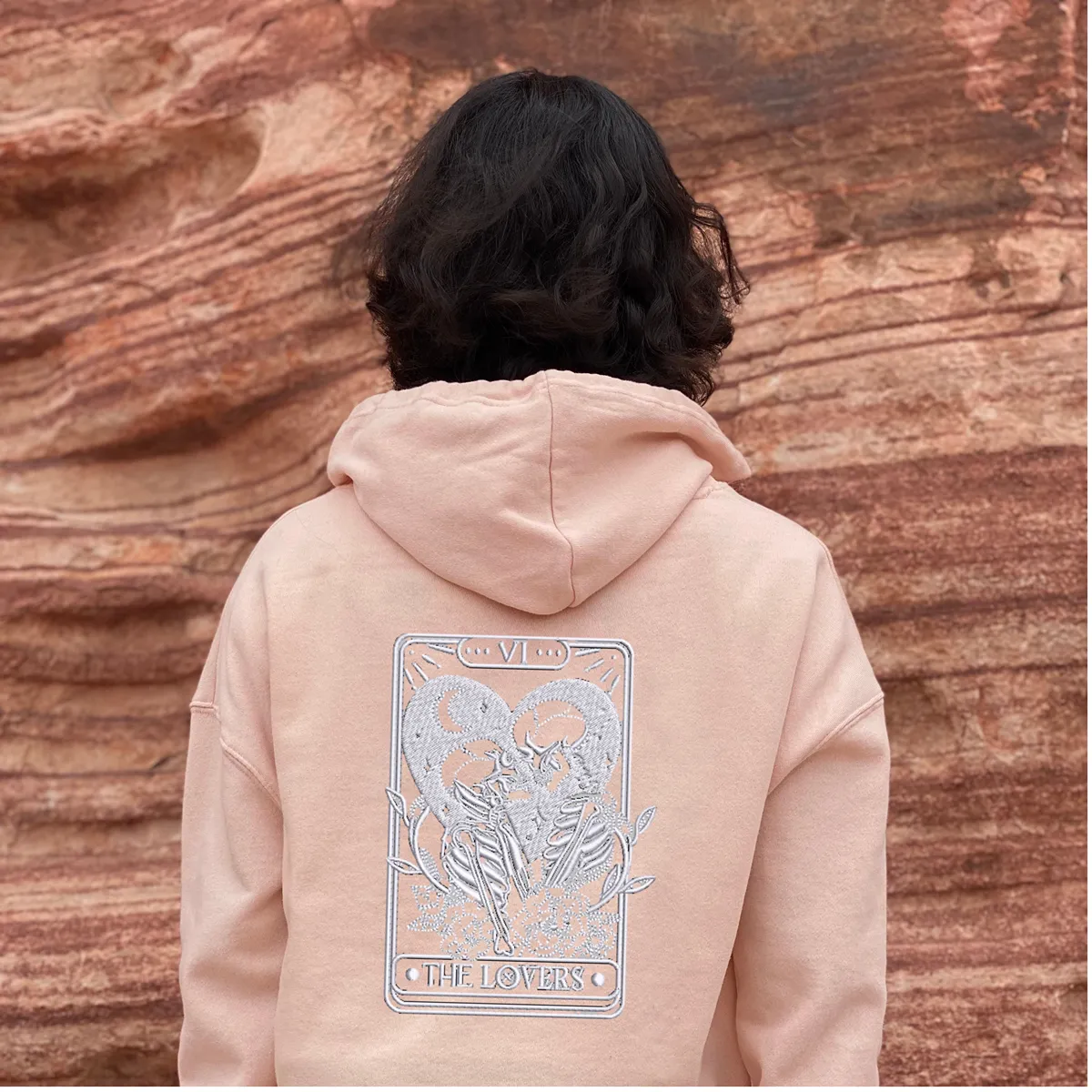 Tarot Card Lovers Design Sweatshirt, Gothic Skeleton Love Print, Unisex Cozy Sweatshirt, Unique Graphic Top, Perfect Gift Idea